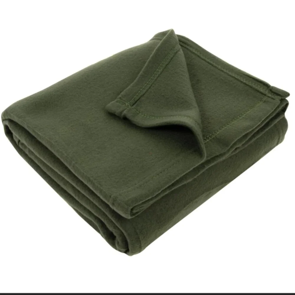 12 pack fleece throws 50x60.